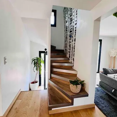 Maison Au Calme Et En *